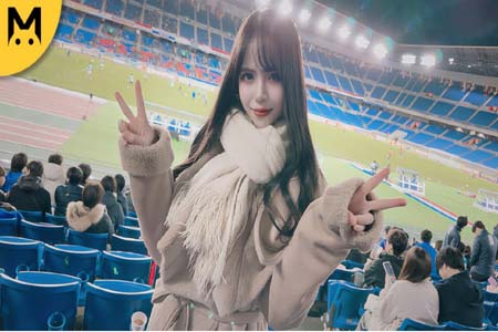国人顶级企划【怪兽搞先生】最新付费频道三期樱花妹 和日泰混血美女去看亚冠足球比赛 中出内射